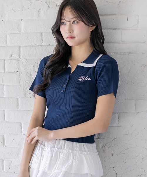 clear（クリア）の「ダブルカラーワンポイントラインストーンニットトップス［骨格ストレート/リブニット/きれいめカジュアル］（ニット/セーター・レディース・ネイビー/ホワイト×ネイビー/杢グレー/レッド・F）」の3枚目の写真