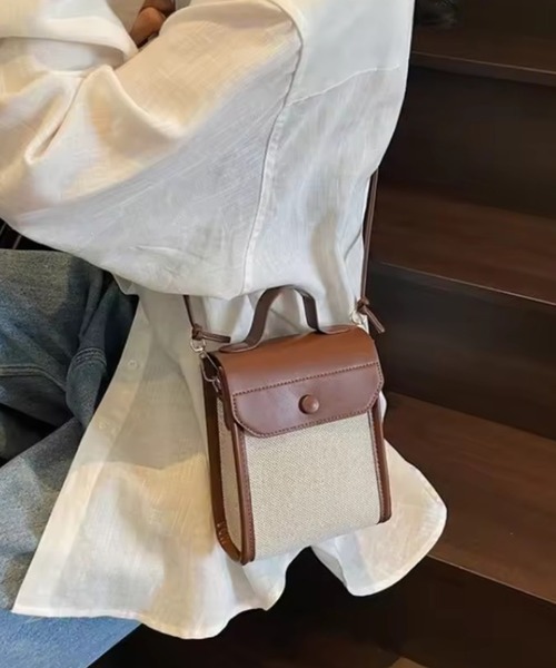ammy.(エイミードット)の「【 ammy. / エイミードット 】キャンバス スクエア ミニ ショルダー バッグ(ショルダーバッグ・レディース・ブラウン/ブラック・FREE)」の1枚目の写真
