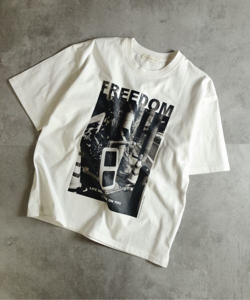 many men many mind(メニーメンメニーマインド)の「MANYMENMANYMINDS / グラフィック/フォトTEE(Tシャツ/カットソー・メンズ・ホワイト系その他/ホワイト系その他3/ホワイト系その他5/ホワイト系その他2/ホワイト系その他4/ホワイト・LARGE/MEDIUM)」の6枚目の写真