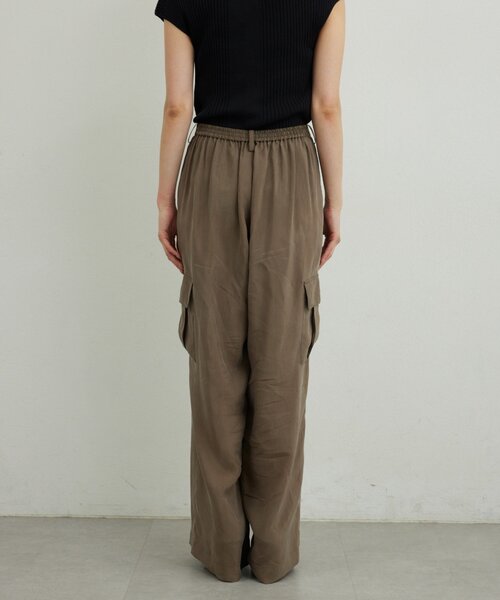 GALLARDAGALANTE（ガリャルダガランテ）の「【セットアップ対応】キュプラカーゴパンツ（その他パンツ・レディース・ブラウン/グレイッシュベージュ/ネイビー・0/1）」の18枚目の写真