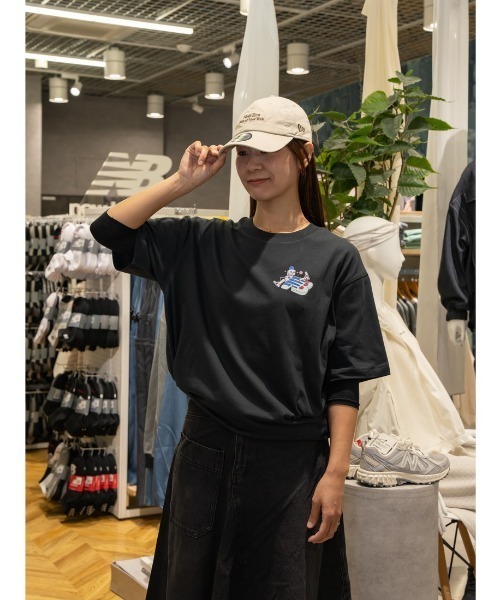 NEW BALANCE（ニューバランス）の「【別注】ニューバランス New Balance Toy Box T-Shirt 限定コラボ（Tシャツ/カットソー・メンズ・ブラック/ホワイト/ダークグリーン・L/3L/S/M/LL）」の5枚目の写真
