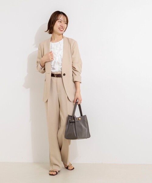 NOLLEY’S(ノーリーズ)の「《セットアップ対応》ストレッチツイルVネックジャケット(ノーカラージャケット・レディース・ネイビー/ベージュ・40/38/36)」の12枚目の写真