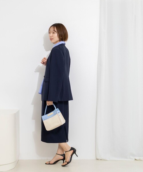 NOLLEY’S(ノーリーズ)の「《セットアップ対応》ストレッチツイルVネックジャケット(ノーカラージャケット・レディース・ネイビー/ベージュ・40/38/36)」の21枚目の写真