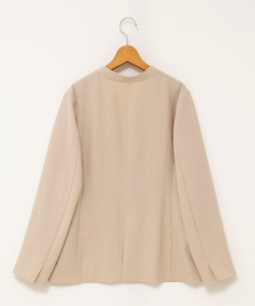 NOLLEY’S(ノーリーズ)の「《セットアップ対応》ストレッチツイルVネックジャケット(ノーカラージャケット・レディース・ネイビー/ベージュ・40/38/36)」の3枚目の写真