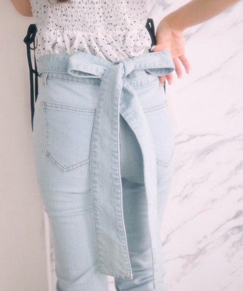TITTY&CO.(ティティーアンドコー)の「ウエストリボンデニムパンツ(デニムパンツ・レディース・ブルー・MEDIUM/SMALL)」の8枚目の写真