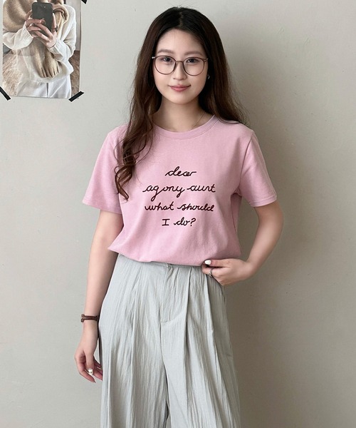 DAY CLOSET(デイ クローゼット)の「【立体フロッキー加工×英字ロゴプリント】半袖ラウンドネックTシャツ レディース(Tシャツ/カットソー・レディース・ブラック/ホワイト・FREE)」の8枚目の写真