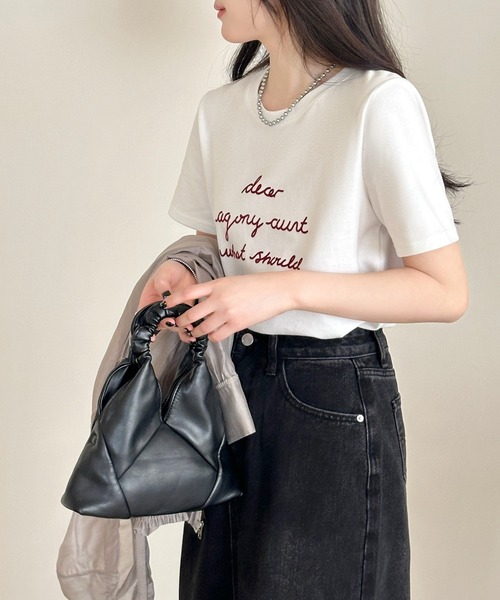 DAY CLOSET(デイ クローゼット)の「【立体フロッキー加工×英字ロゴプリント】半袖ラウンドネックTシャツ レディース(Tシャツ/カットソー・レディース・ブラック/ホワイト・FREE)」の15枚目の写真
