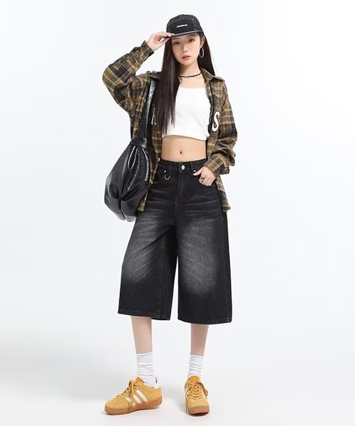 WESTSEA(ウエストシー)の「ヴィンテージウォッシュ ワイドデニム ハーフパンツ / バギーデニム 膝下丈(デニムパンツ・レディース・ブラック/ブルー・M/L)」の6枚目の写真