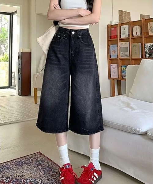 WESTSEA(ウエストシー)の「ヴィンテージウォッシュ ワイドデニム ハーフパンツ / バギーデニム 膝下丈(デニムパンツ・レディース・ブラック/ブルー・M/L)」の4枚目の写真
