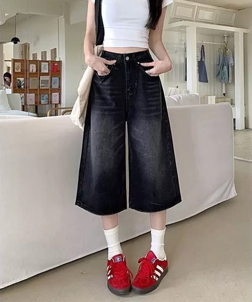 WESTSEA(ウエストシー)の「ヴィンテージウォッシュ ワイドデニム ハーフパンツ / バギーデニム 膝下丈(デニムパンツ・レディース・ブラック/ブルー・M/L)」の3枚目の写真