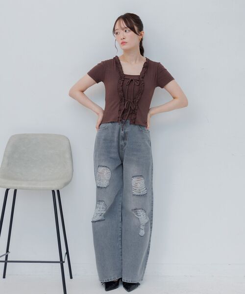 ems excite(エムズエキサイト)の「【2サイズ】刺繍入ダメージデニムPT(その他パンツ・レディース・ダークグレー/ケミカルウォッシュ・SMALL/MEDIUM)」の4枚目の写真