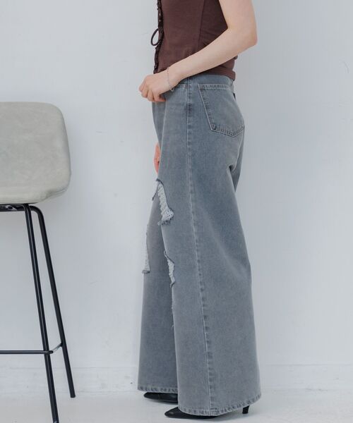 ems excite(エムズエキサイト)の「【2サイズ】刺繍入ダメージデニムPT(その他パンツ・レディース・ダークグレー/ケミカルウォッシュ・SMALL/MEDIUM)」の9枚目の写真