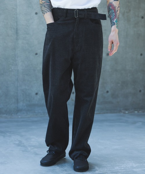 MR.OLIVE(ミスターオリーブ)の「WIDE WALE CORDUROY / BELTED RELAX TAPERED PANTS /M263130(チノパンツ・メンズ・チャコール/ブラウン・SMALL/LARGE/MEDIUM)」の4枚目の写真