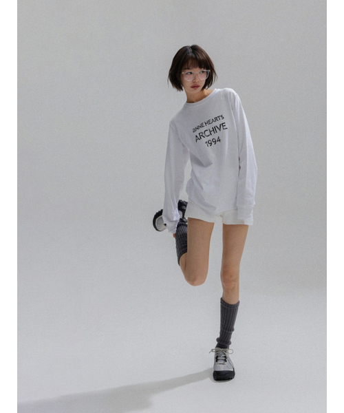 ANNEHEARTS(アンハーツ)の「Vintage Letter Archive Sleeve_WHITE(Tシャツ/カットソー・レディース・その他・FREE)」の4枚目の写真