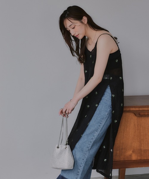 210nouve(トゥージュヌーブ)の「小花柄 刺繍 シアー キャミワンピース(ワンピース・レディース・ブラウン/アイボリー/ブラック・FREE)」の10枚目の写真