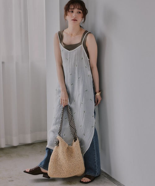 210nouve(トゥージュヌーブ)の「小花柄 刺繍 シアー キャミワンピース(ワンピース・レディース・ブラウン/アイボリー/ブラック・FREE)」の14枚目の写真