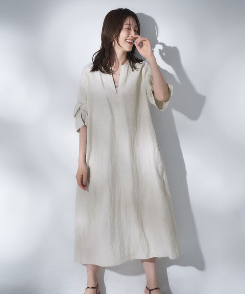 UNTITLED（アンタイトル）の「【TICCA】リネンツイストスリーブワンピース（ワンピース・レディース・ホワイト/ベージュ・02）」の2枚目の写真