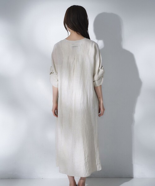 UNTITLED（アンタイトル）の「【TICCA】リネンツイストスリーブワンピース（ワンピース・レディース・ホワイト/ベージュ・02）」の18枚目の写真
