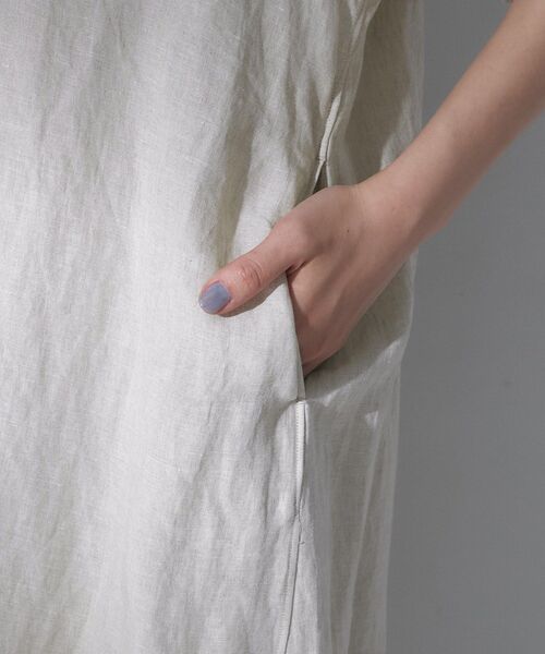 UNTITLED（アンタイトル）の「【TICCA】リネンツイストスリーブワンピース（ワンピース・レディース・ホワイト/ベージュ・02）」の21枚目の写真
