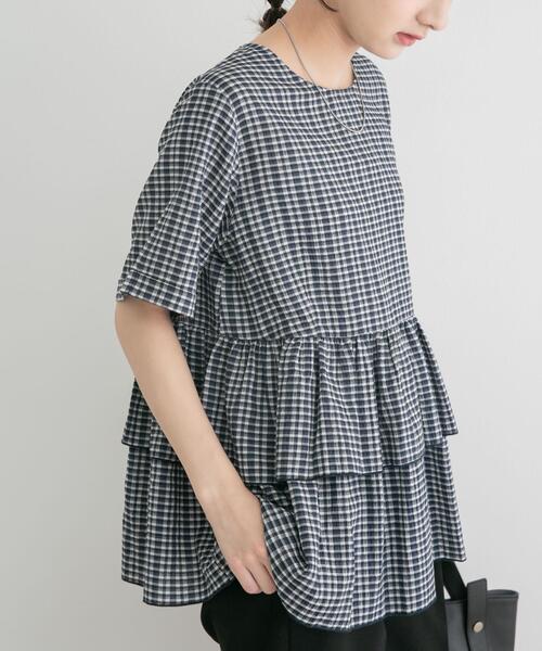 ITEMS URBANRESEARCH(アイテムズ アーバンリサーチ)の「サッカーフリルブラウス(シャツ/ブラウス・レディース・ブラック/ブルー・FREE)」の1枚目の写真