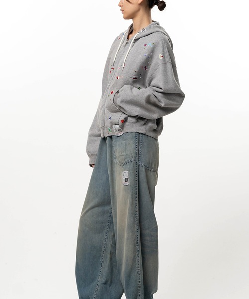 Maison MIHARA YASUHIRO(メゾンミハラヤスヒロ)の「Kids Sticker Printed Zip-up Hoodie(パーカー・レディース・グレー/ブラック・36)」の13枚目の写真