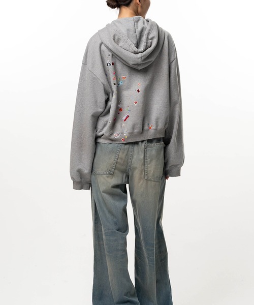 Maison MIHARA YASUHIRO(メゾンミハラヤスヒロ)の「Kids Sticker Printed Zip-up Hoodie(パーカー・レディース・グレー/ブラック・36)」の14枚目の写真