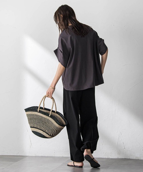 MAYSON GREY(メイソングレイ)の「クラシックスムースドロストプルオーバー(Tシャツ/カットソー・レディース・ライトグレー/チャコールグレー/ホワイト・M)」の12枚目の写真