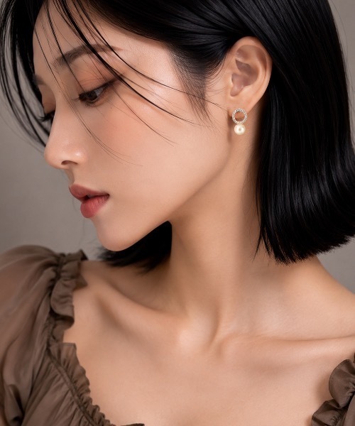 MIMILINE(ミミライン)の「ストーンサークルパールピアス(ピアス(両耳用)・レディース・ゴールド・FREE)」の1枚目の写真