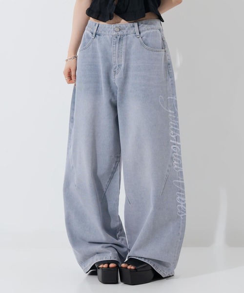 ANAP（アナップ）の「抜染プリントデニムワイドパンツ（その他パンツ・レディース・ライトブルー/ピンク・M/S）」の2枚目の写真