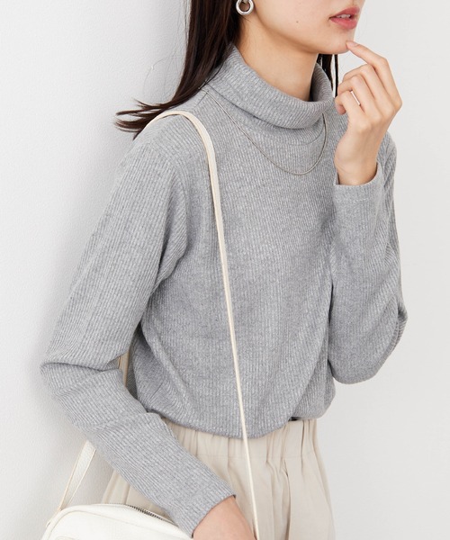 BELLUNA PLUS(ベルーナ)の「まるでニット!サラ軽リブハイネックプルオーバー(Tシャツ/カットソー・レディース・杢グレー/アイボリー/ブラック・X-LARGE/LARGE)」の3枚目の写真