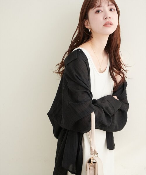natural couture(ナチュラルクチュール)の「シワシアーワイドシャツ(シャツ/ブラウス・レディース・ブラック/オフホワイト/ピンク/ブルー/ストライプ・FREE)」の2枚目の写真