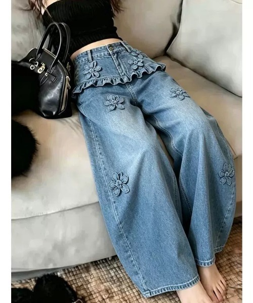 FAVORITO(ファヴォリート)の「立体感があるフラワーデニムパンツ(デニムパンツ・レディース・ブルー・S/XL/L/M)」の5枚目の写真