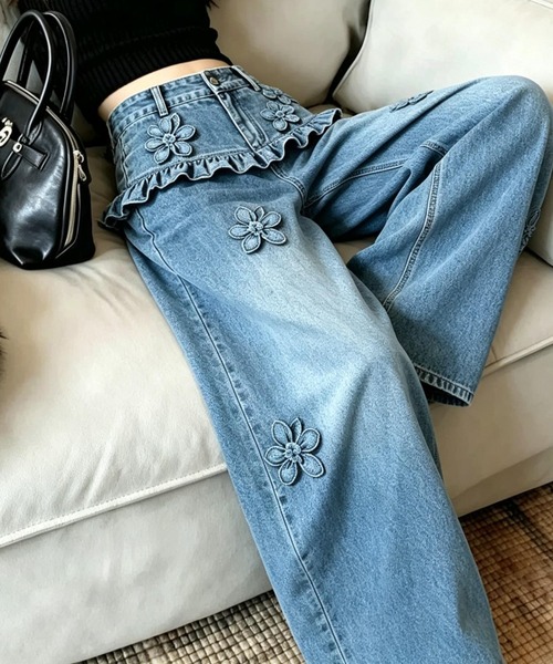 FAVORITO(ファヴォリート)の「立体感があるフラワーデニムパンツ(デニムパンツ・レディース・ブルー・S/XL/L/M)」の3枚目の写真