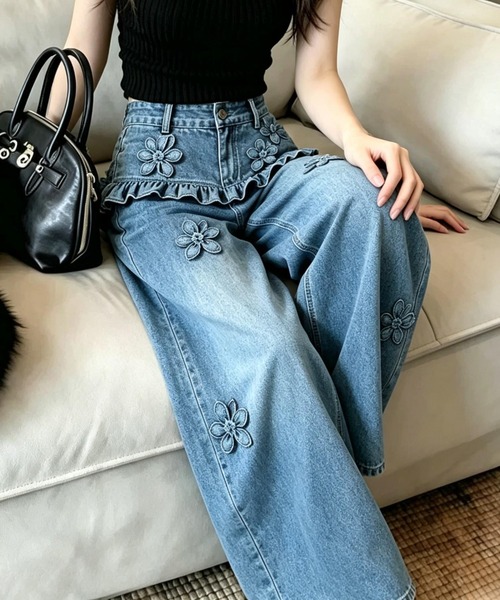 FAVORITO(ファヴォリート)の「立体感があるフラワーデニムパンツ(デニムパンツ・レディース・ブルー・S/XL/L/M)」の4枚目の写真