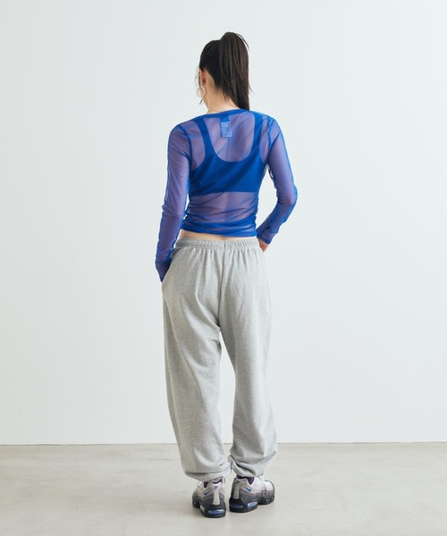 NIKE(ナイキ)の「《セットアップ対応商品》ナイキ スタジオ フリース ライトウェイト ウィメンズ オーバーサイズド ハイライズ カフ パンツ / Nike Studio Fleece Lightweight Women's Oversized High-Rise Cuffed Pants IM8512-063 Dark Grey Heather(スウェットパンツ・レディース・グレー系その他・XS/XL/L/S/M)」の7枚目の写真