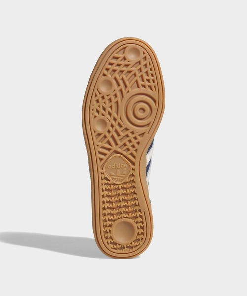 adidas（アディダス）の「ハンドボール スペツィアル / HANDBALL SPEZIAL / アディダスオリジナルス adidas Originals（スニーカー・レディース・ブルー・27.5cm/28.0cm/27.0cm/24.0cm/29.0cm/28.5cm/26.5cm/26.0cm/25.5cm/25.0cm/24.5cm/23.0cm/22.5cm/23.5cm/22.0cm）」の3枚目の写真