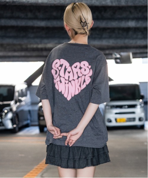 GORGE(ゴージ)の「《ヴィンテージライク・ビッグシルエット》ハートバックプリントTシャツ/ストリート×Y2K/春夏秋/全3色(Tシャツ/カットソー・レディース・ピンク/ネイビー/チャコール・F)」の7枚目の写真