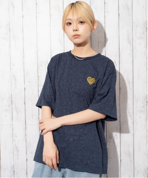 GORGE(ゴージ)の「《ヴィンテージライク・ビッグシルエット》ハートバックプリントTシャツ/ストリート×Y2K/春夏秋/全3色(Tシャツ/カットソー・レディース・ピンク/ネイビー/チャコール・F)」の10枚目の写真