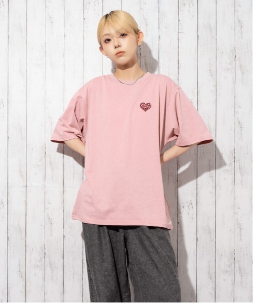 GORGE(ゴージ)の「《ヴィンテージライク・ビッグシルエット》ハートバックプリントTシャツ/ストリート×Y2K/春夏秋/全3色(Tシャツ/カットソー・レディース・ピンク/ネイビー/チャコール・F)」の15枚目の写真