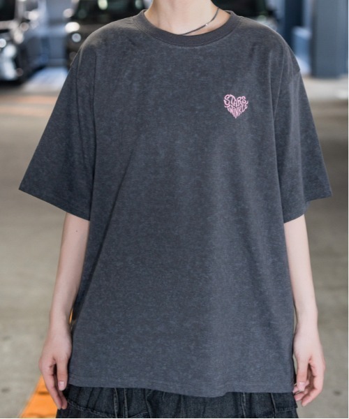 GORGE(ゴージ)の「《ヴィンテージライク・ビッグシルエット》ハートバックプリントTシャツ/ストリート×Y2K/春夏秋/全3色(Tシャツ/カットソー・レディース・ピンク/ネイビー/チャコール・F)」の20枚目の写真
