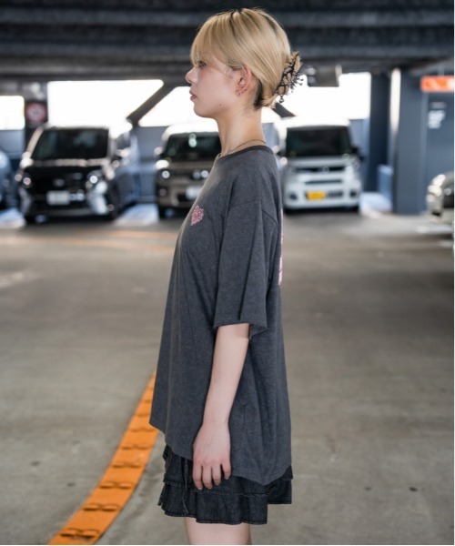 GORGE(ゴージ)の「《ヴィンテージライク・ビッグシルエット》ハートバックプリントTシャツ/ストリート×Y2K/春夏秋/全3色(Tシャツ/カットソー・レディース・ピンク/ネイビー/チャコール・F)」の21枚目の写真