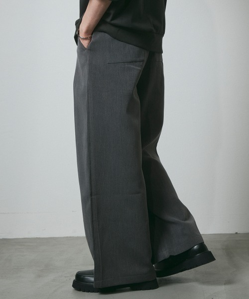 DAZE(デイズ)の「ポリエステルツイル 2タックワイドパンツ(ベルト付き)(スラックス・メンズ・チャコールグレー/ブラック・SMALL/MEDIUM/LARGE/X-LARGE)」の22枚目の写真