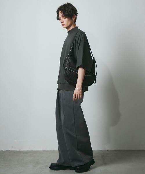 DAZE(デイズ)の「ポリエステルツイル 2タックワイドパンツ(ベルト付き)(スラックス・メンズ・チャコールグレー/ブラック・SMALL/MEDIUM/LARGE/X-LARGE)」の11枚目の写真