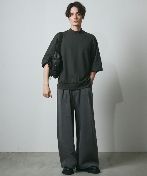 DAZE(デイズ)の「ポリエステルツイル 2タックワイドパンツ(ベルト付き)(スラックス・メンズ・チャコールグレー/ブラック・SMALL/MEDIUM/LARGE/X-LARGE)」の3枚目の写真
