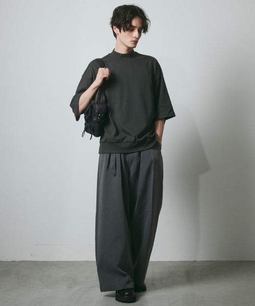 DAZE(デイズ)の「ポリエステルツイル 2タックワイドパンツ(ベルト付き)(スラックス・メンズ・チャコールグレー/ブラック・SMALL/MEDIUM/LARGE/X-LARGE)」の4枚目の写真