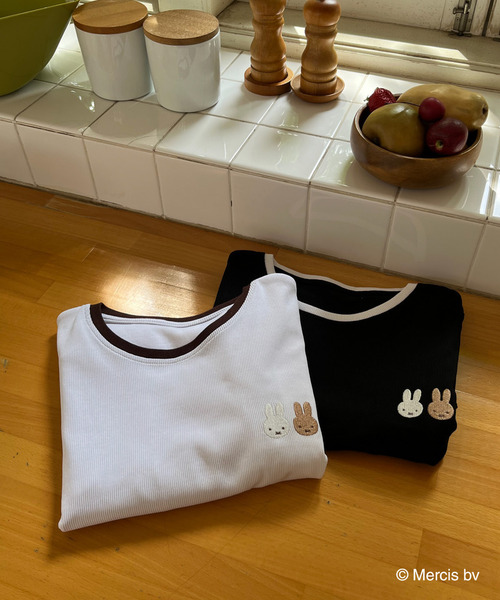 MIIA（ミーア）の「miffy トラベルTシャツ（Tシャツ/カットソー・レディース・オフホワイト/ブラック・FREE）」の5枚目の写真