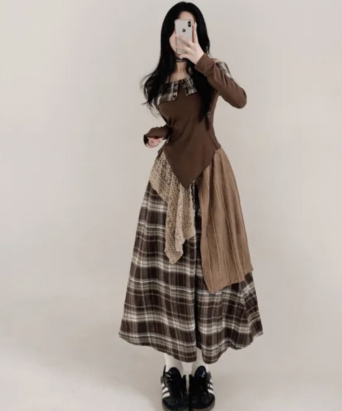 VIVID LADY(ビビッドレディー)の「チェック オフショルダートップxスカートxチョーカー 3点セットアップ(セットアップ・レディース・ネイビー/ブラウン・FREE)」の14枚目の写真