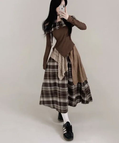 VIVID LADY(ビビッドレディー)の「チェック オフショルダートップxスカートxチョーカー 3点セットアップ(セットアップ・レディース・ネイビー/ブラウン・FREE)」の11枚目の写真