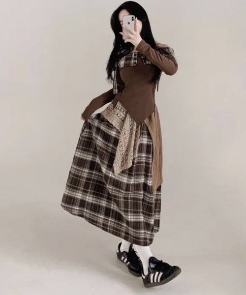 VIVID LADY(ビビッドレディー)の「チェック オフショルダートップxスカートxチョーカー 3点セットアップ(セットアップ・レディース・ネイビー/ブラウン・FREE)」の10枚目の写真