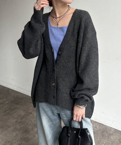 DouDou（ドゥドゥ）の「【WEB限定】 Vネックワイドカーディガン（カーディガン/ボレロ・レディース・レッド/チャコールグレー/ブラウン/オフホワイト・FREE）」の2枚目の写真